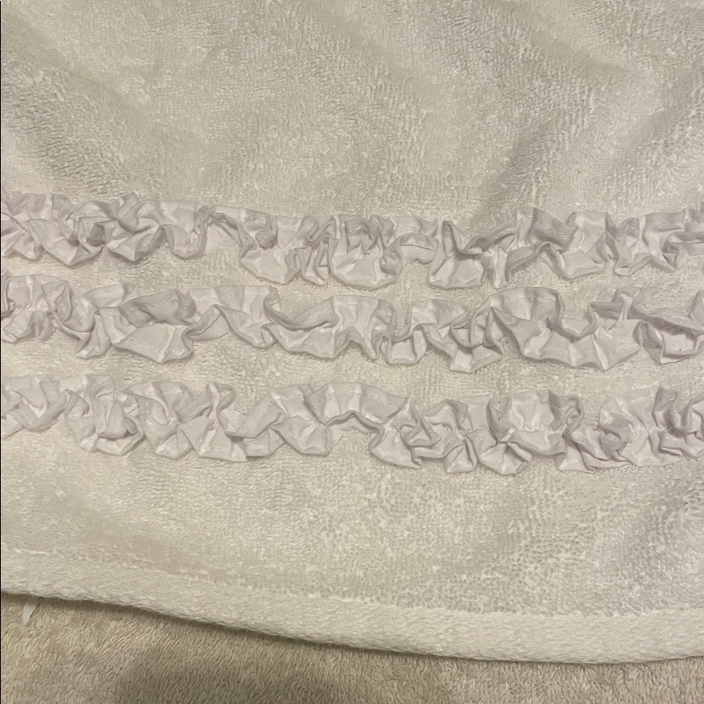 Simply Shabby Chic Ruffled Hand Towels - Picture 3 of 6